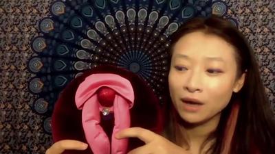 2、口手并用含含舔舔.mp4