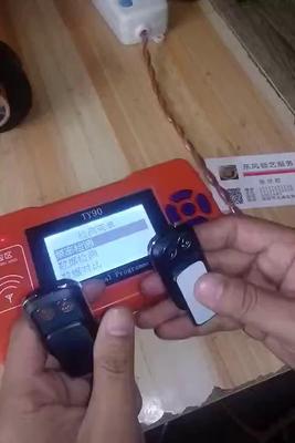 TY90 复制卷闸门遥控器041.mp4